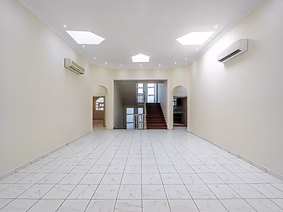 Spacious Standalone Villa for Rent – Prime Location in Onaiza