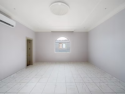 Spacious Standalone Villa for Rent – Prime Location in Onaiza