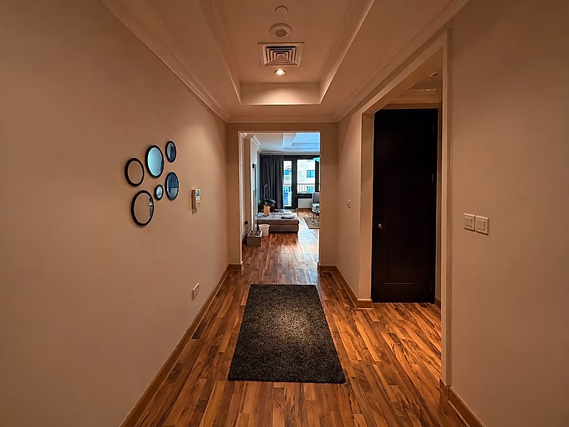 STYLISH LIVING! 1-BEDROOM APARTMENT | PORTO ARABIA - Photo 4