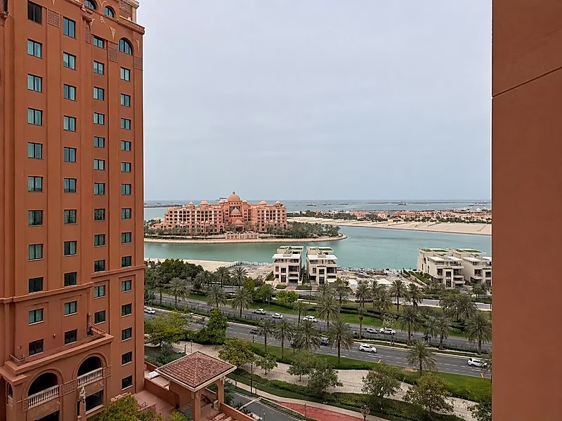 STYLISH LIVING! 1-BEDROOM APARTMENT | PORTO ARABIA - Photo 10