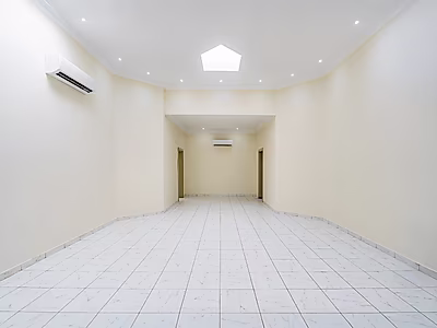 Spacious Standalone Villa for Rent – Prime Location in Onaiza