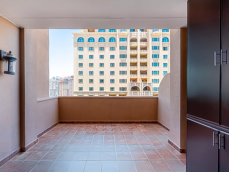 RENOVATED 2BR | FULL MARINA VIEW | TITLE DEED - Photo 2