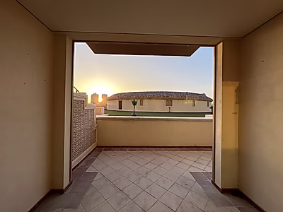 Spacious Townhouse for RENT | Large Sunny Terrace | Mid - Porto Arabia