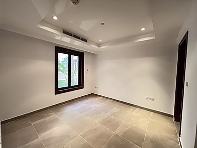Spacious Townhouse for RENT | Large Sunny Terrace | Mid - Porto Arabia