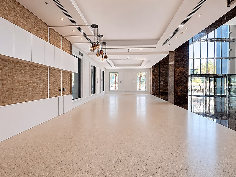 Ideal Coffee Shop Space | 100 SQM Retail Unit in the Heart of West Bay - Photo 5