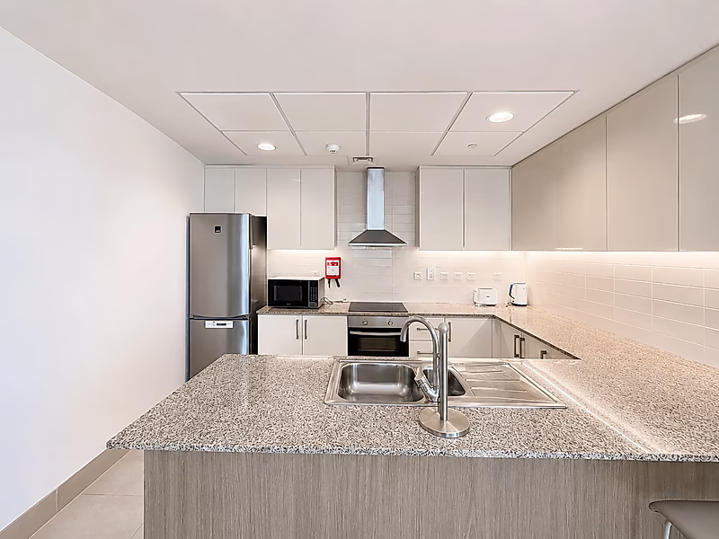 BILLS IN! BEAUTIFUL 1-BEDROOM SEA VIEW | PEARL - Photo 4