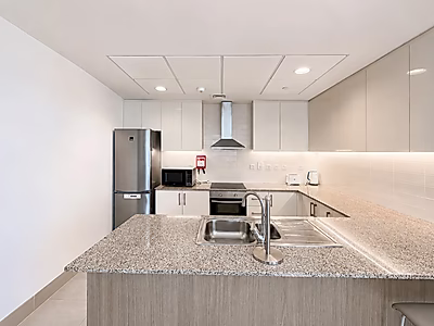 BILLS IN! BEAUTIFUL 1-BEDROOM SEA VIEW | PEARL