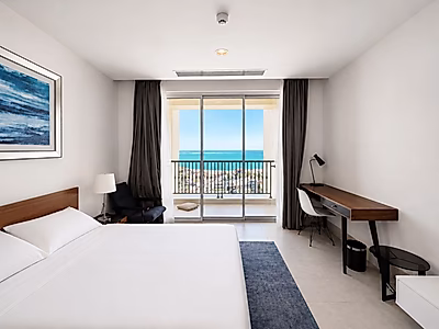 BILLS IN! BEAUTIFUL 1-BEDROOM SEA VIEW | PEARL