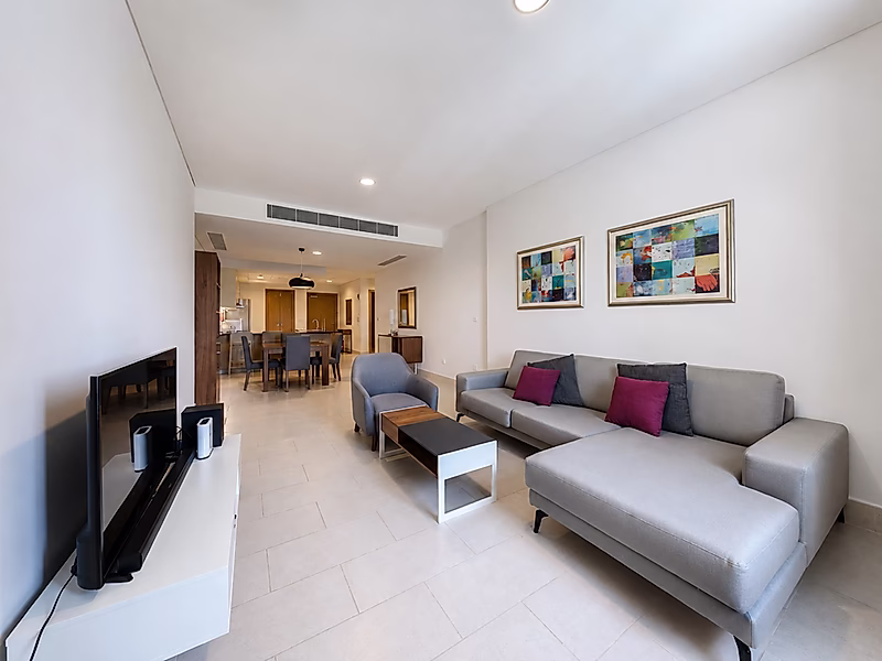 Stylish 1 Bedroom + Office Waterfront Living with Stunning Sea Views - Photo 2