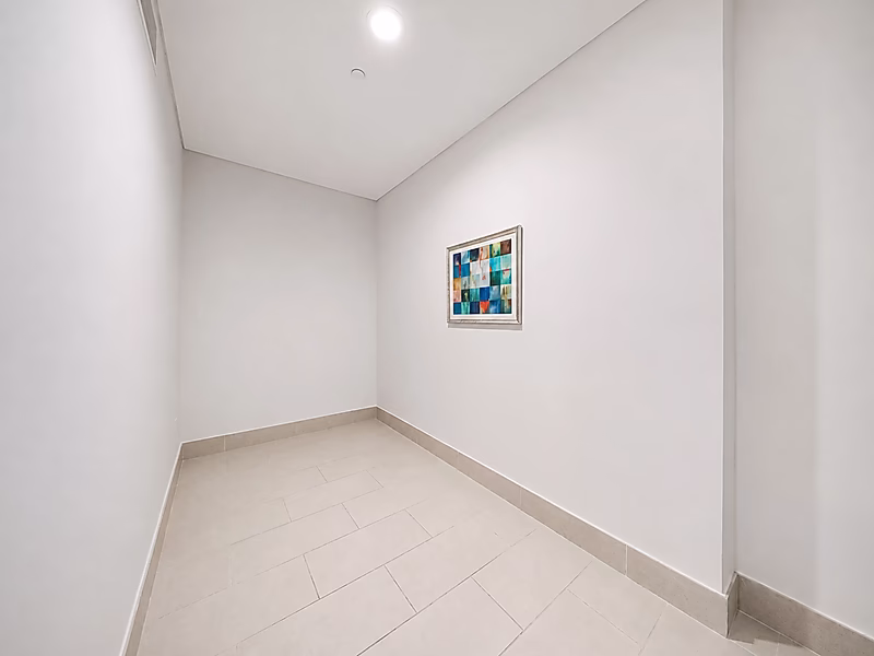 Stylish 1 Bedroom + Office Waterfront Living with Stunning Sea Views - Photo 8