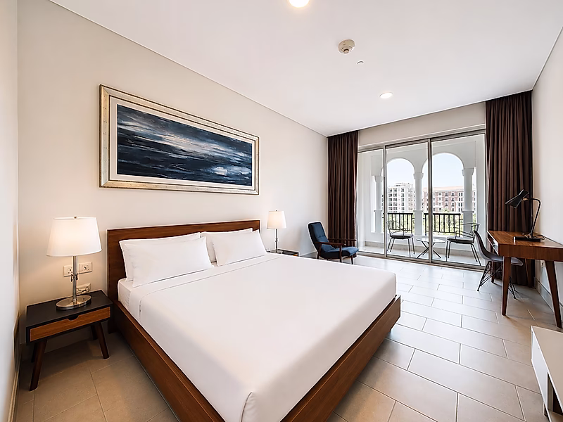 Stylish 1 Bedroom + Office Waterfront Living with Stunning Sea Views - Photo 10
