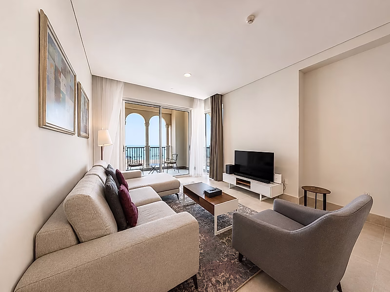 Sea View 1BR with Beach Access | Viva Bahriya - Photo 2