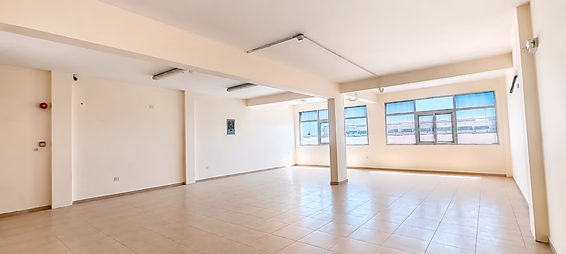 Open-Plan Office for Rent | Al Wakalat Street - Photo 1