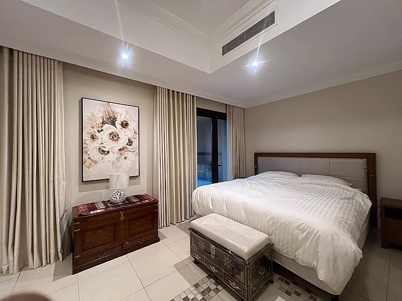 Elegant Furnished Studio in Porto Arabia | Prime Pearl Location - Photo 3