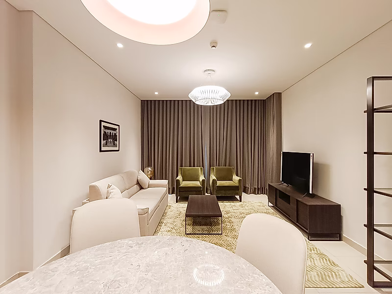 Luxury Living in Marina District | 13 Months Contract - Photo 3