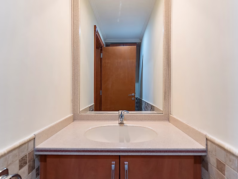 BILLS INCLUDED | BIG SIZED 1-BR BALCONY IN PORTO - Photo 4