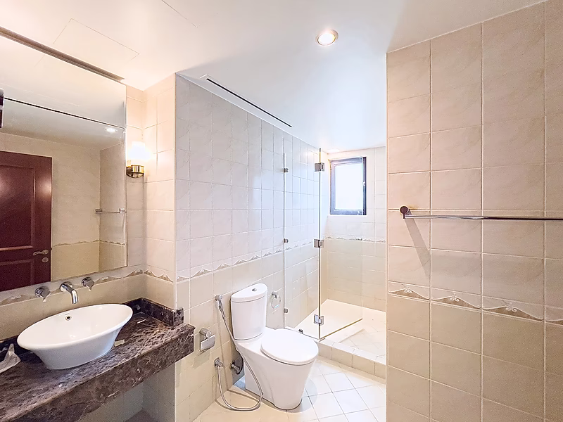 SPACIOUS 3 BEDS + M | FULL MARINA VIEW | PORTO - Photo 16