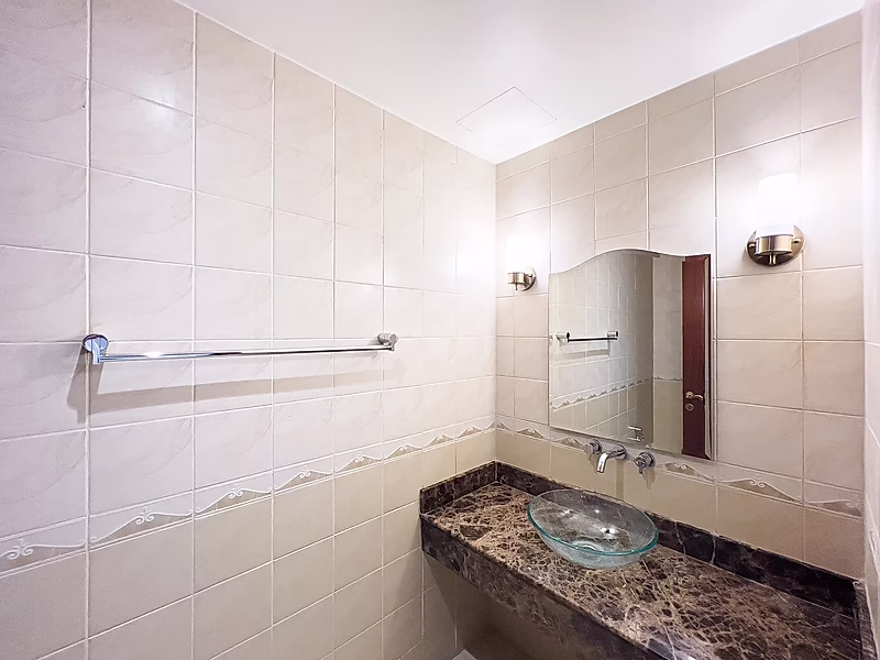 SPACIOUS 3 BEDS + M | FULL MARINA VIEW | PORTO - Photo 17