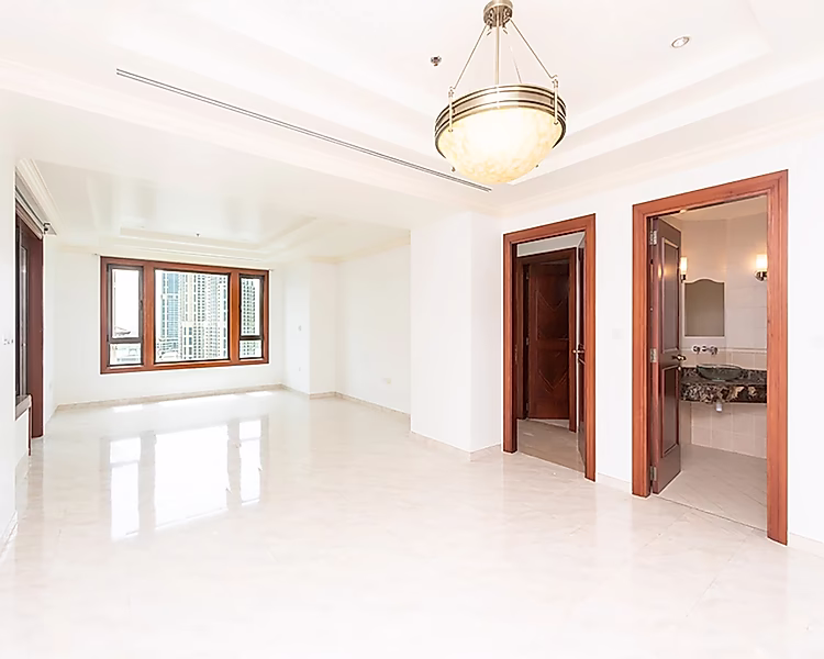 SPACIOUS 2 BEDROOM WITH BALCONY IN PORTO ARABIA - Photo 3