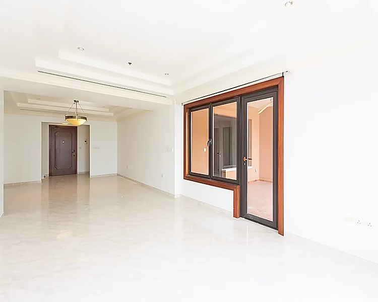 SPACIOUS 2 BEDROOM WITH BALCONY IN PORTO ARABIA - Photo 4