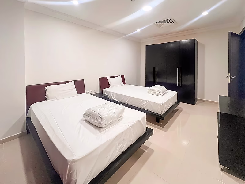 FULLY FURNISHED 2 BEDROOMS WITH ALL BILLS IN CORNICHE. - Photo 3