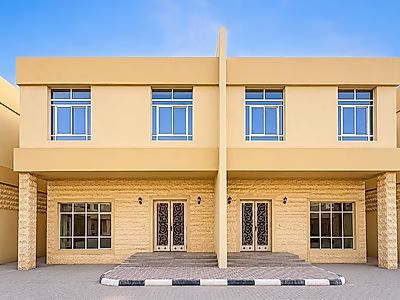 فيلا للإيجار في أم صلال، تضم 7 فلل، سكن للموظفين مكون من 6 غرف نوم