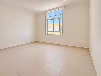 فيلا للإيجار في أم صلال، تضم 7 فلل، سكن للموظفين مكون من 6 غرف نوم