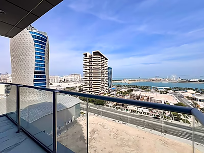 شقة جديدة كليًا بغرفة نوم واحدة | إطلالة بحرية كاملة | شرفة | شامل فواتير الماء والكهرباء | بسعر مميز