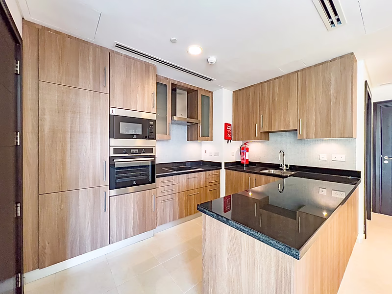 HUGE 1 BEDROOM WITH BILLS INCLUDED | SEA VIEWS - Photo 4