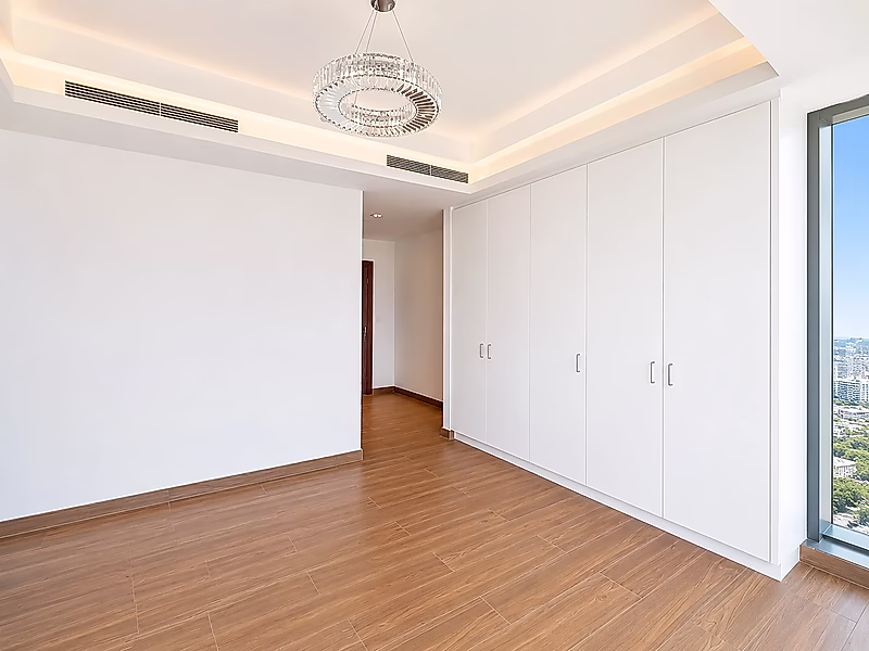 Elegant Urban Sanctuary | Spacious 2-Bedroom Apartment - Photo 2