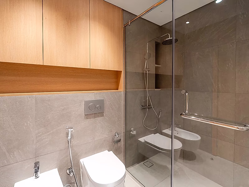 Luxury 1BR | Fully Furnished | Marina, Pool & Sea Views | Payment Plan Until 2032 - Photo 3