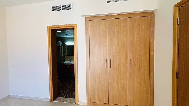 Good deal For Sale 1Bedroom Apartment in Fox Hills ,Piazza Palermo - Photo 2