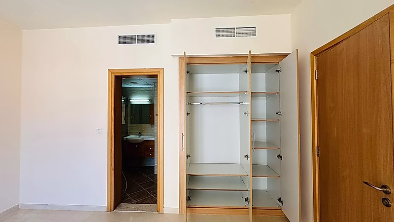 Good deal For Sale 1Bedroom Apartment in Fox Hills ,Piazza Palermo - Photo 4