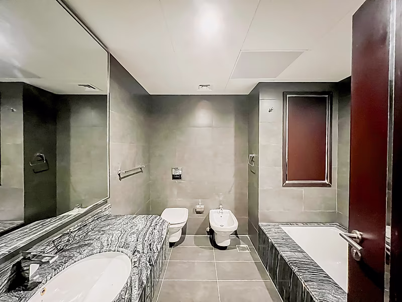 SEMI FURNISHED 1BR APARTMENT IN PORTO ARABIA | BILLS INCLUDED - Photo 9