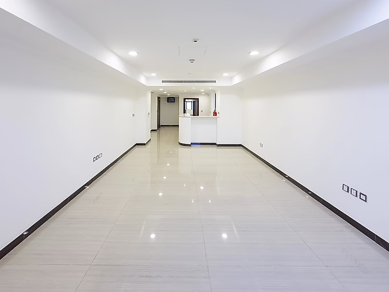 Bright 1-Bedroom Apartment | 135 SQM | Porto Arabia - Photo 8