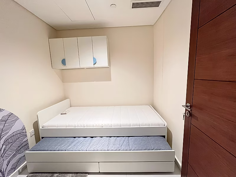 Fully Furnished One-Bedroom + Office | Full Sea View. - Photo 1