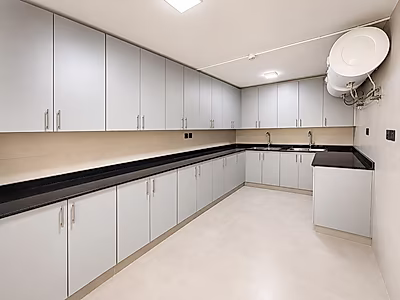 Newly Renovated Warehouse With 21 Staff Rooms