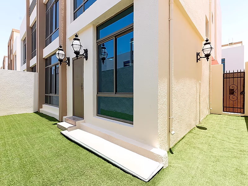 Rare Find – Title-Deed Ready Villa in Peaceful Al Wakra Compound - Photo 6