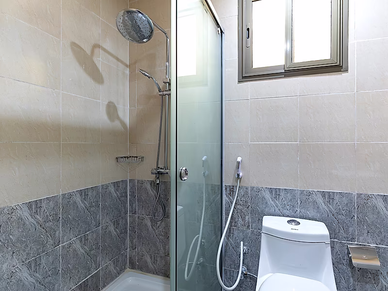 Rare Find – Title-Deed Ready Villa in Peaceful Al Wakra Compound - Photo 10
