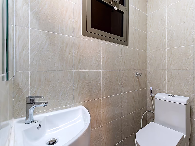 Furnished & Rented 2-Bedroom Freehold Apartment | Gated Community | ROI-Ready Investment - Photo 6