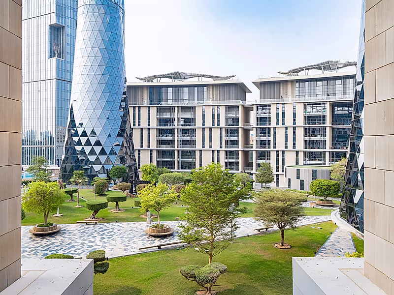 PREMIUM 2BR+MAID | ALL-INCLUSIVE LIVING IN VIBRANT MSHEIREB - Photo 11