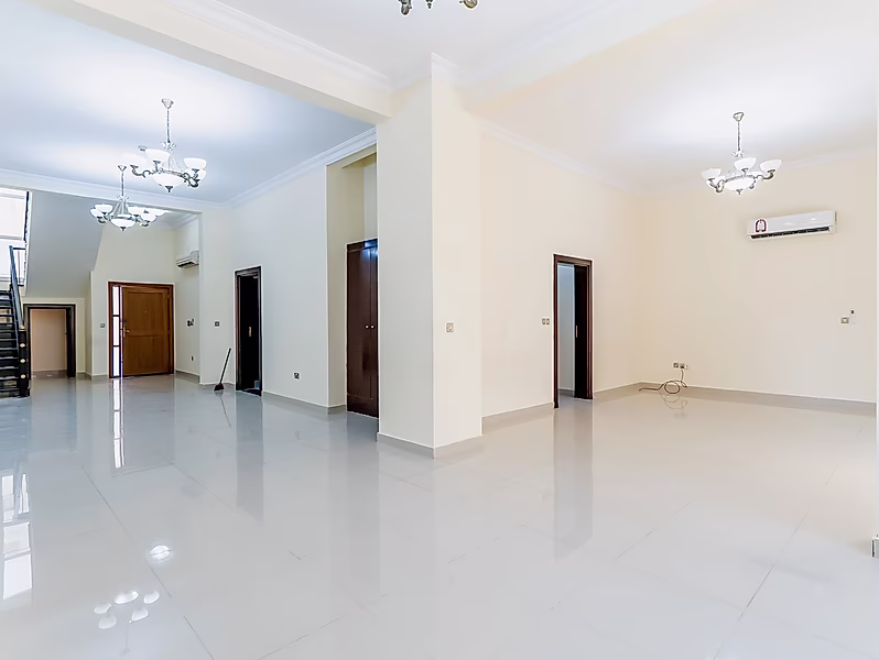 4BR Semi Furnished Villa in a Family Friendly Compound - Photo 2
