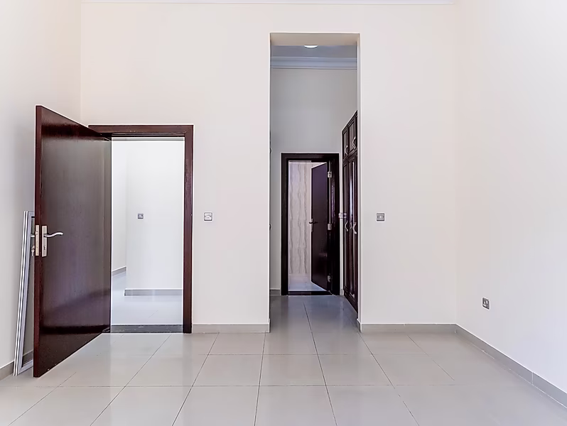 4BR Semi Furnished Villa in a Family Friendly Compound - Photo 3