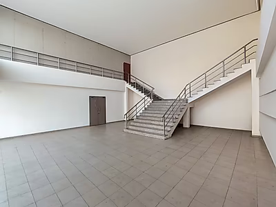 ساحة صناعية آمنة | 1500 متر مربع