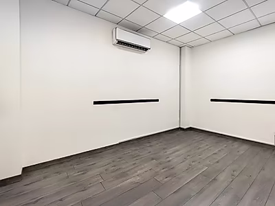 مساحة مكتبية استثنائية للإيجار على طريق سلوى