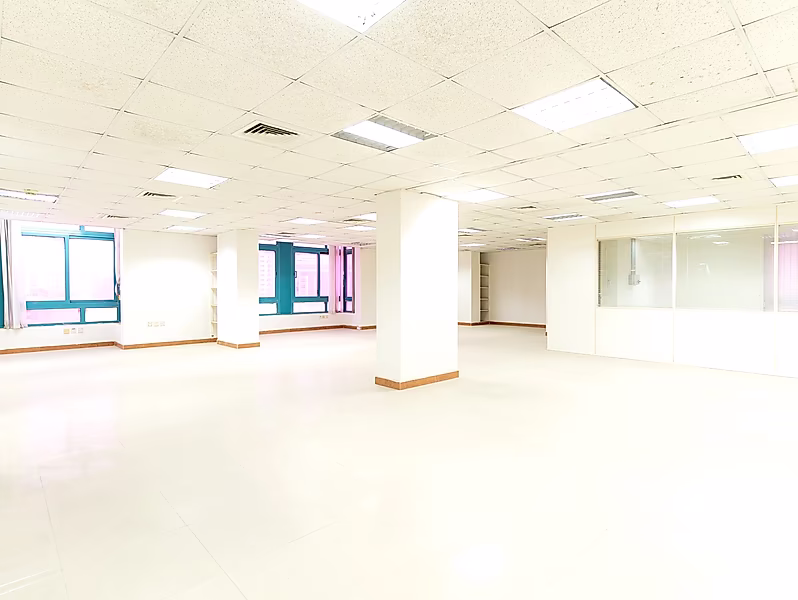 Premium Office Space for Rent in Musheireb – 5 Minutes from Metro Station - Photo 1