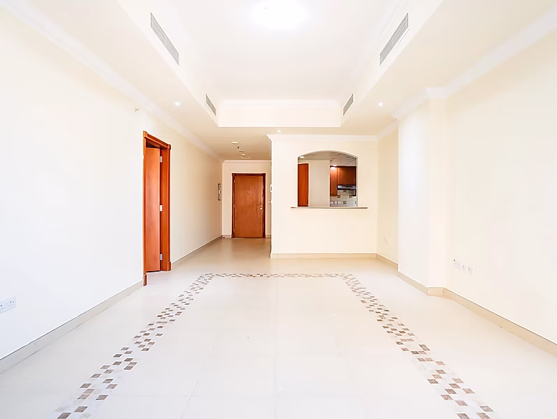 MARINA VIEW | SEMI FURNISHED 1BR APARTMENT IN THE PEARL | + 1 MONTH FREE - Photo 2