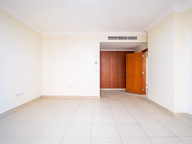 SEMI FURNISHED 1BR IN THE PEARL | 1 MONTH FREE - Photo 8