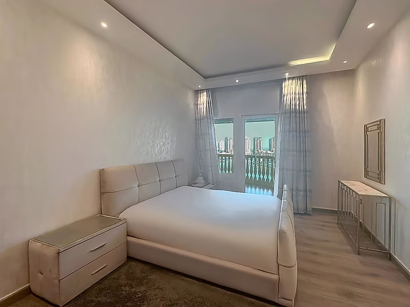 YOUR DREAM 3 + MAID APARTMENT WITH MASSIVE BALCONY & VIEW | SPACIOUS LAYOUT - Photo 4