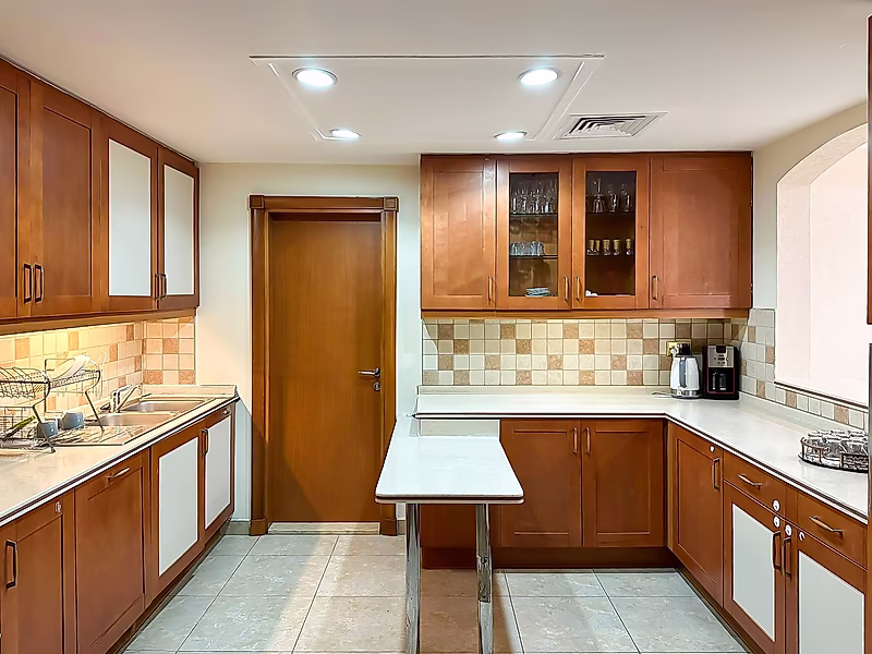 YOUR DREAM 3 + MAID APARTMENT WITH MASSIVE BALCONY & VIEW | SPACIOUS LAYOUT - Photo 5